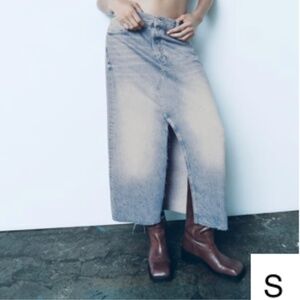 Zara Midi Denim skirt